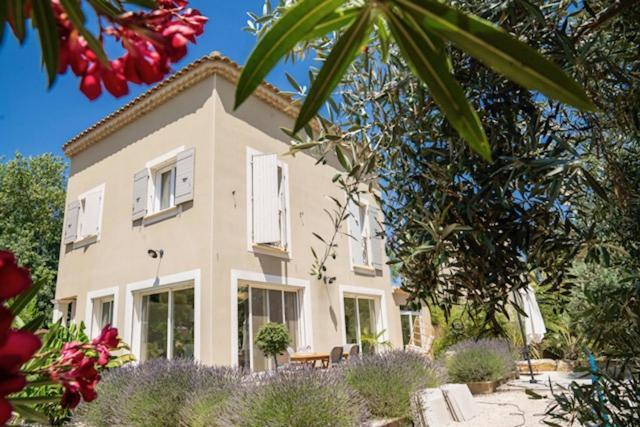 Villa Aprile Saint-Étienne-du-Grès Dış mekan fotoğraf